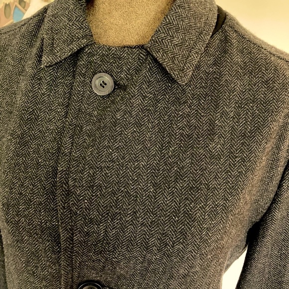 ♦️HOST PICK♦️Herringbone WOOL knee length Coat - Picture 3 of 11